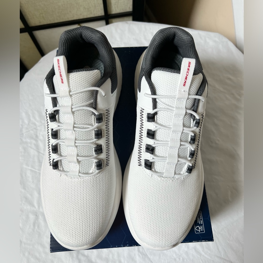 Bounder 2.0 - Anako Skechers Size 8.5